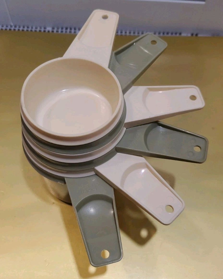 VTG Tupperware Measuring Cup Set 6pc Olive Green Almond 761-766 1 3/4 2/3 1/2