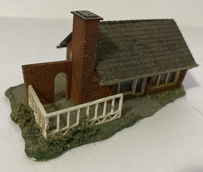 Faller B-264 - N Scale Residential House with Pergola, 60s