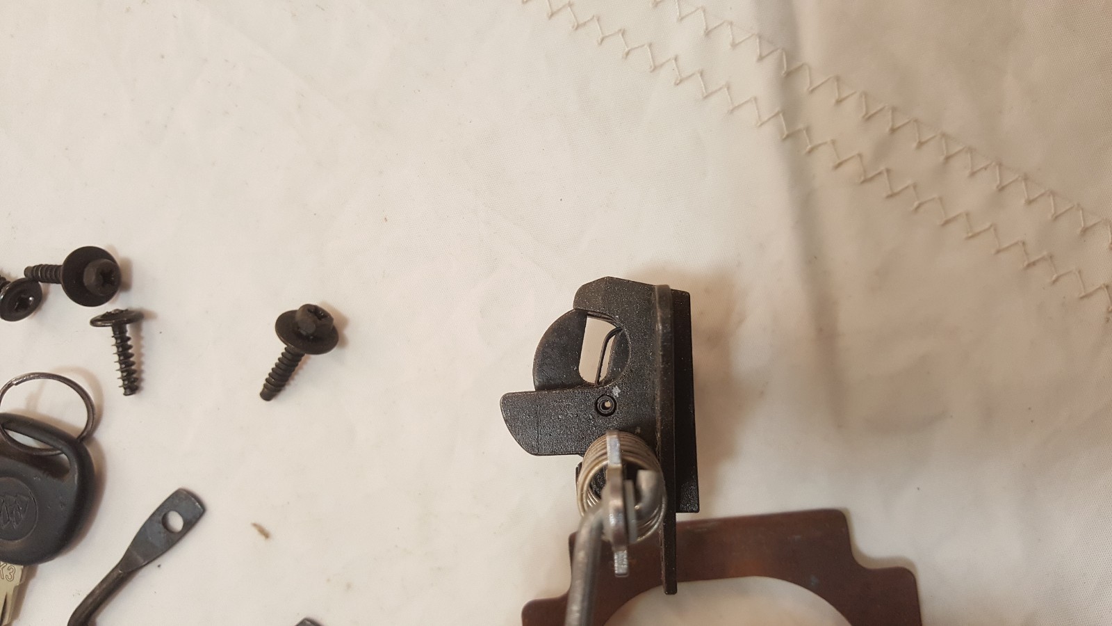 2002 Buick Rendezvous Wood Grain Glove Box Latch w/Key eBay