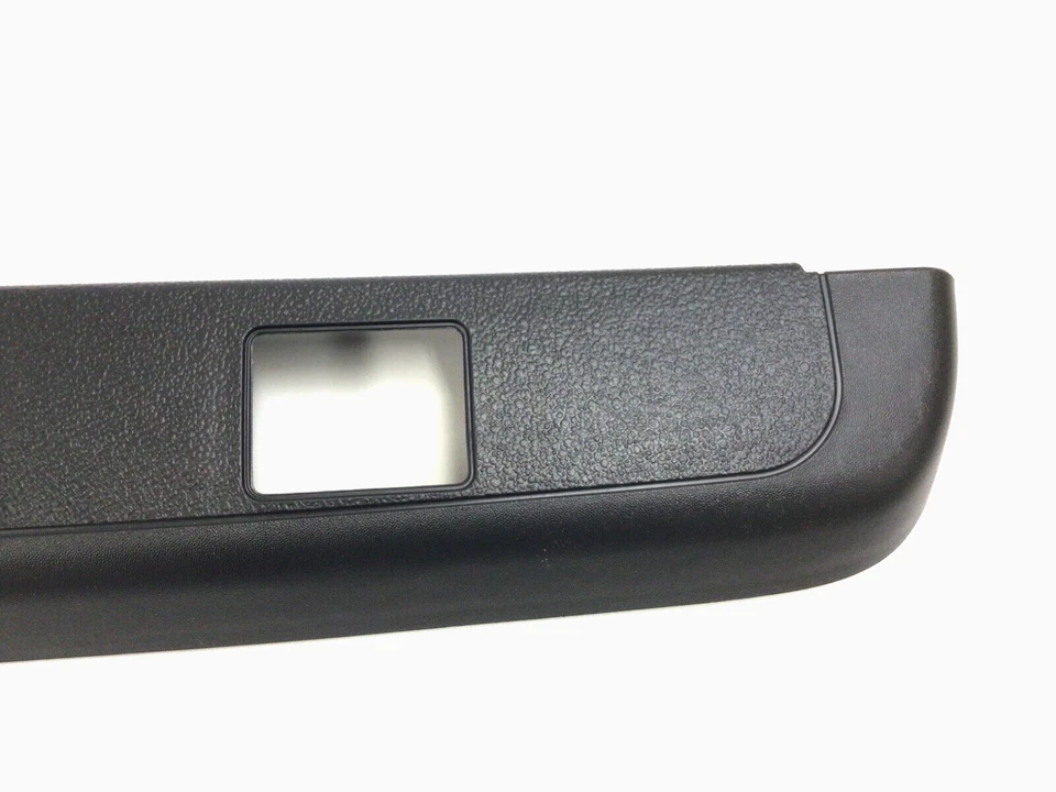 04-07 Chevrolet Silverado GMC Sierra LH 5.5' Fleetside Bed Riel Moldura Nuevo OEM Foto 2 de 4