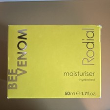 Rodial Bee Venom Daily Use Face Moisturizer H...