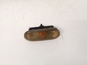 3B0949117C Seitenblinker (Kotflügelblinker) Vorne Linke  Volkswa DE1639573-52