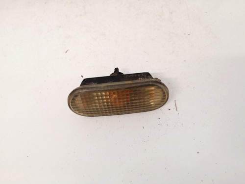 3B0949117C Seitenblinker (Kotflügelblinker) Vorne Linke  Volkswa DE1639573-52