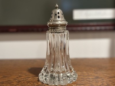 Vintage Glass Muffineer Sugar Shaker Silver Plate Top Pat Pending 5.5  Tall