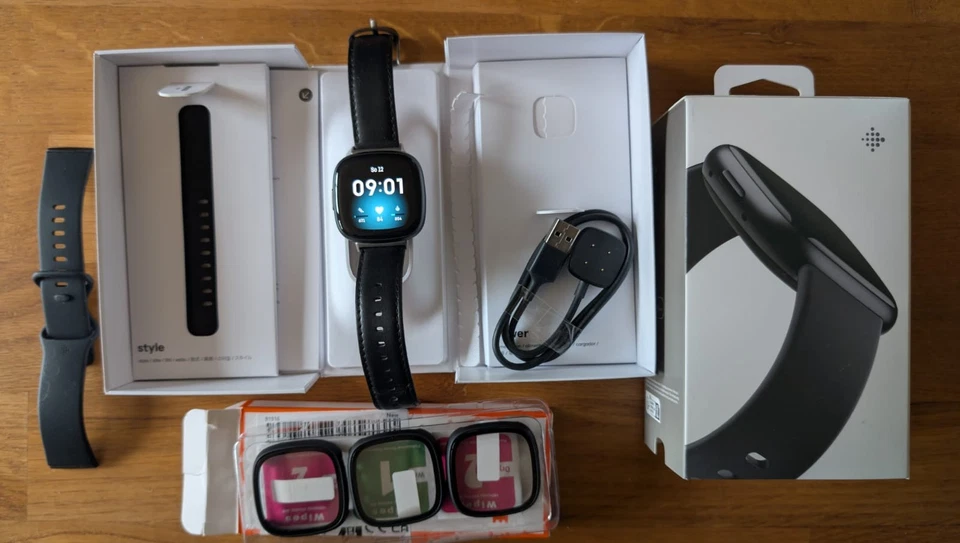 Fitbit Versa 4 40mm m Aluminiumgehäuse-Schwarz mit Silikonarmband in Schwarz... - Bild 2 von 4