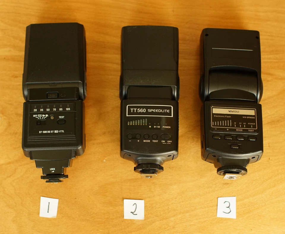 1x Vivitar, Sigma, Neewer Flash ....Tested, Working.... - Image 3 of 4