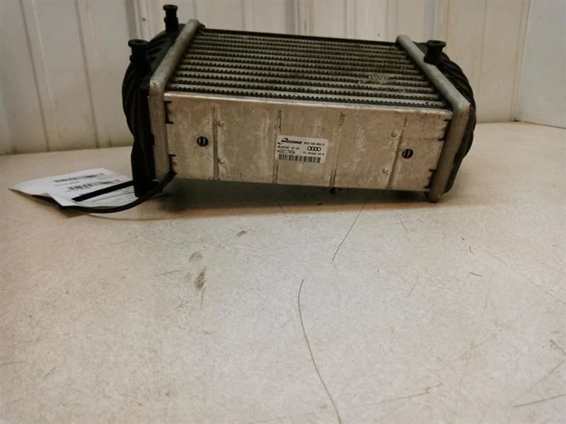 06-08 AUDI A4 2.0L Passenger Right INTERCOOLER ASSEMBLY OEM USED 8E0145806Q - Image 4 of 4