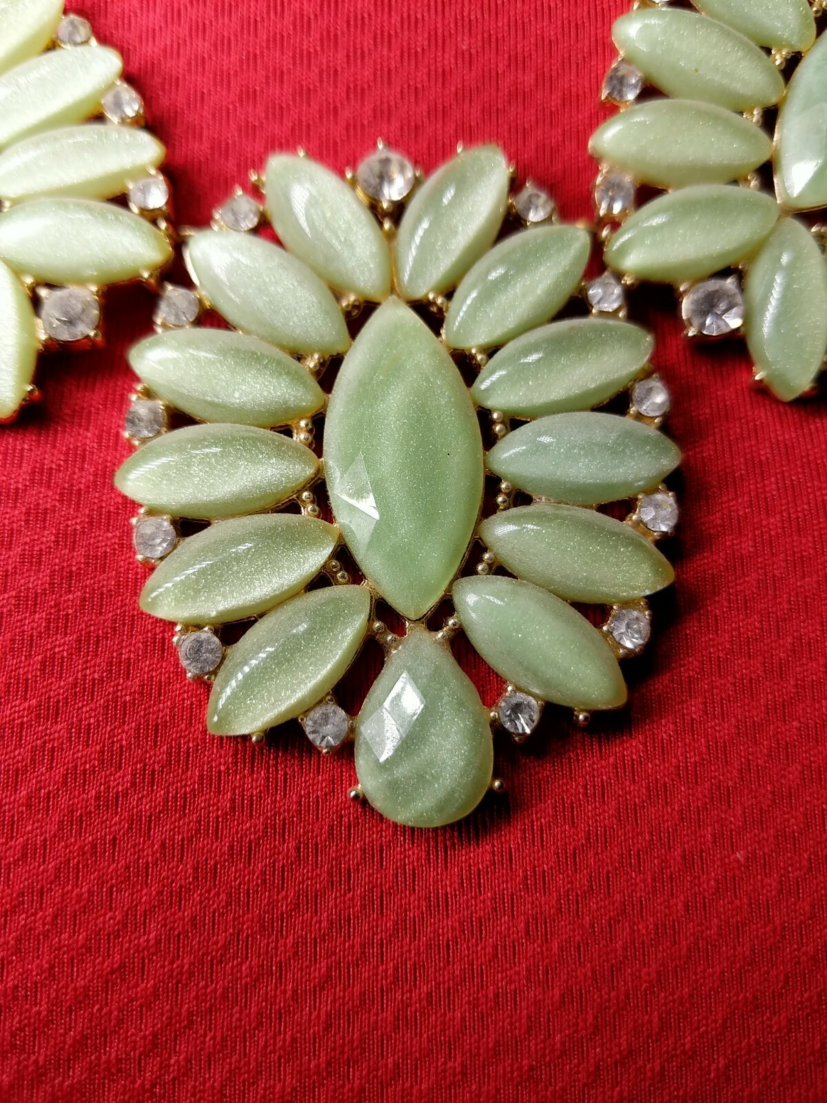 Picture 2 of 5