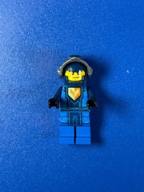 LEGO NEXO KNIGHTS: Battle Suit Clay 70362 Complete except Green Shield No Book