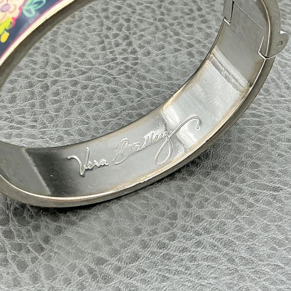 Pulseira Vera Bradley feminina floral esmalte articulado tom prata rosa marinho - Imagem 3 de 4