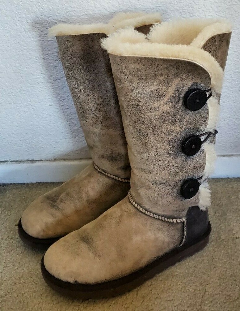UGG BAILEY BUTTON TRIPLET BOMBER 