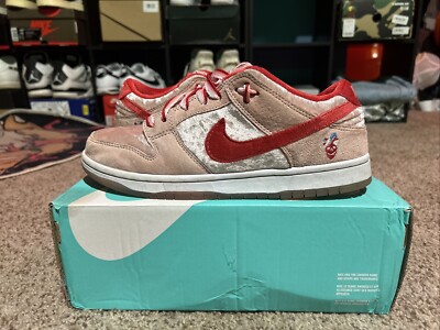 (BEST OFFER) Strange Love Dunks￼
