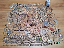 Huge Silver Tone Fashion Jewelry and Accessories 122 Pieces Lot
