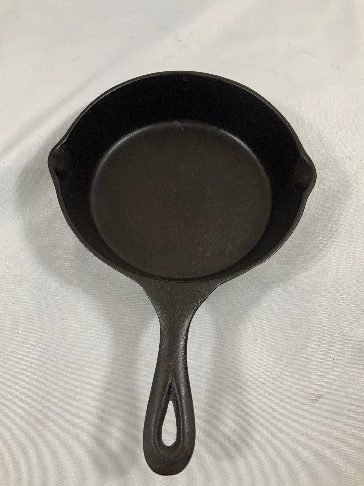 Scarce Lodge 3-Notch Notched Cast Iron Skillet 1945-1955 Restored & Seasoned
Opens in a new windo
