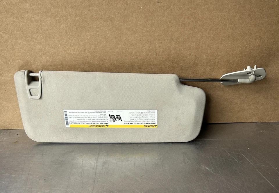 ✅Parasol para conductor Chevy Silverado 3500HD 2007-2014 sin iluminación #3002 Foto 2 de 4