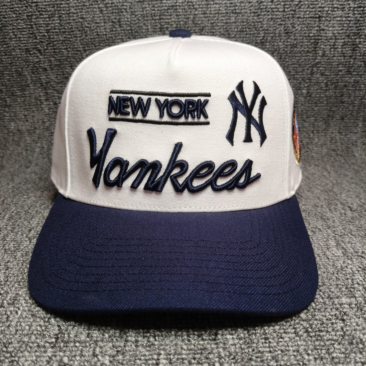 Mitchell & Ness New York Yankees White Navy Snapback Cap OS