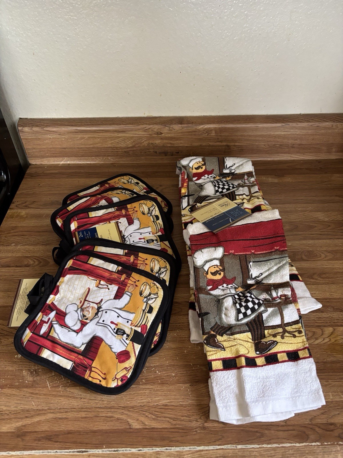 Chef 5-Piece Pot Holder and Towel Set New With Tags