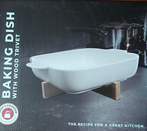 Baking Dish w/ Wood Trivet 10.5"x10.5"Dishwasher/Oven/MicroSafe CHEF'S COUNTER