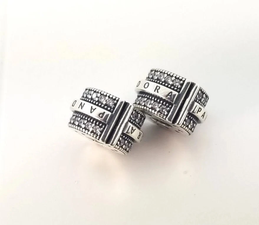 PANDORA Logo Clip Charm / Funkelnde Pavé-Reihen ( 799042C01 ) - Bild 3 von 4