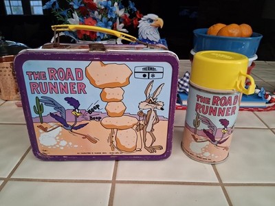 VINTAGE ROAD RUNNER METAL LUNCHBOX with THERMOS 1973 WARNER Wile E