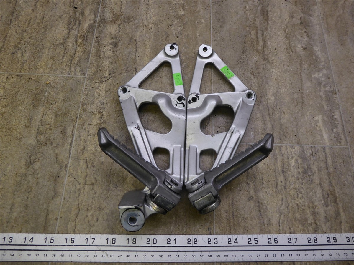 1989 Kawasaki ZX750 H Ninja K174-2) left right rear foot pegs set