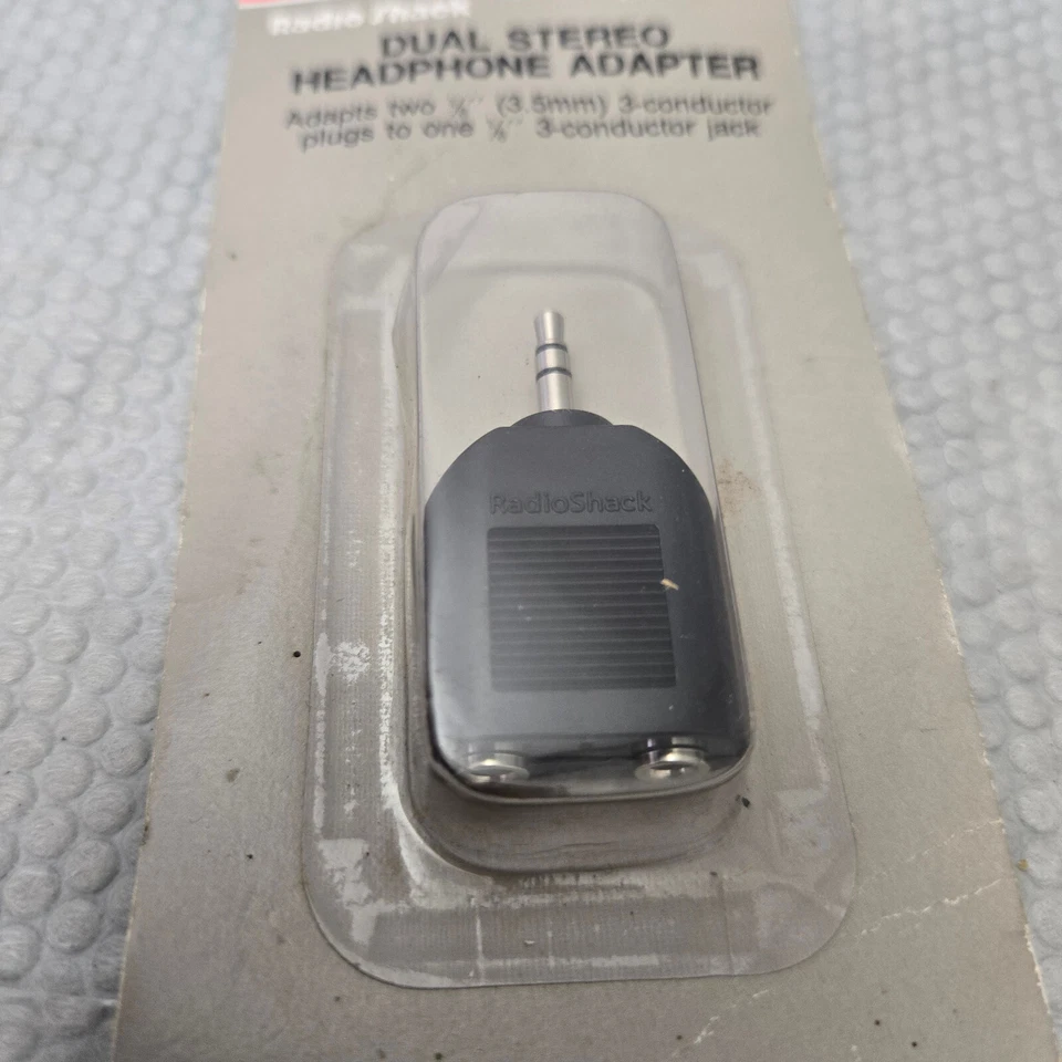 RadioShack 274-313 Stereo-to-Stereo Dual Headphone Adapter - Image 3 of 4