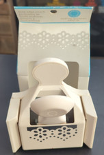 Martha Stewart Crafts Flower Bed Deep Edge Paper Punch Floral Eyelet Lace Border