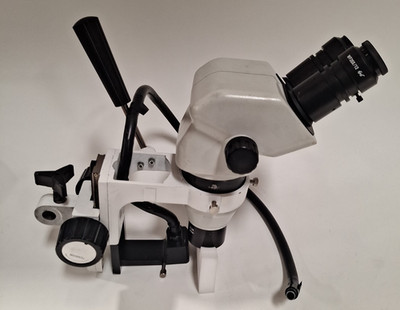 Microscope with WF20X eyepieces and 2X lens with stand