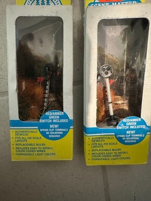Vintage Life-Like Scene Master HO Scale Operating 3 Light Target Signal 1263