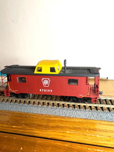 BOWSER # P.R.R. Caboose N-8 "Plain Keystone" #478199 con detalles debajo de la carrocería 1:87 | Zustand: New