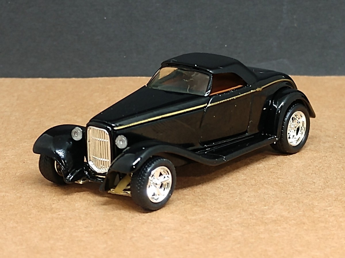 HOTWHEELS CHIP FOOSE's “0032” '32 FORD COUPE w/REAL RIDERS MINT
