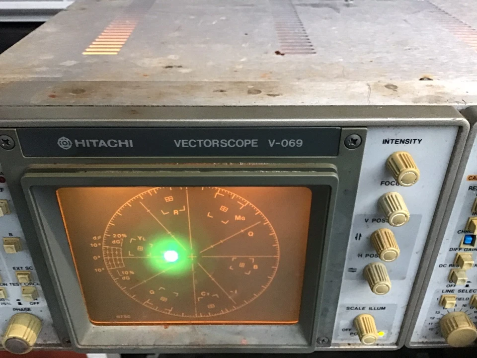 Hitachi Vectorscope  V-069/Waveform Monitor  V-079 - Image 2 of 4
