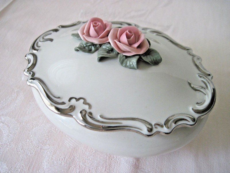 VINTAGE DRESDEN PORCELAIN JEWELRY TRINKET DRESSER BOX MADE IN GERMANY