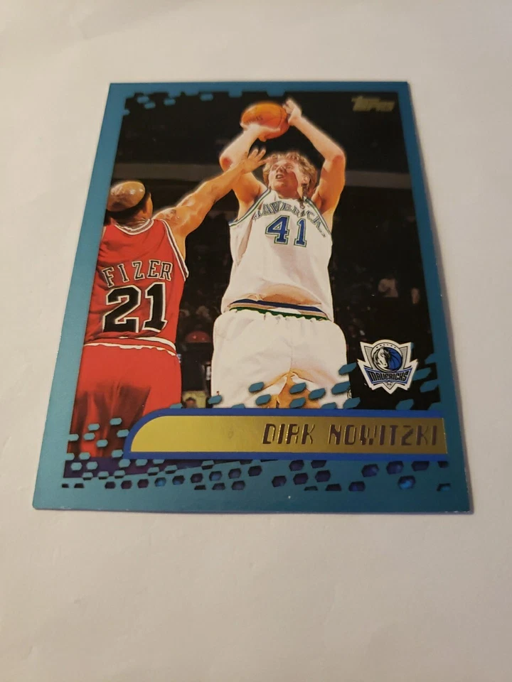 2001-02 Topps DIRK NOWITZKI #49 Dallas Mavericks - Image 2 of 3
