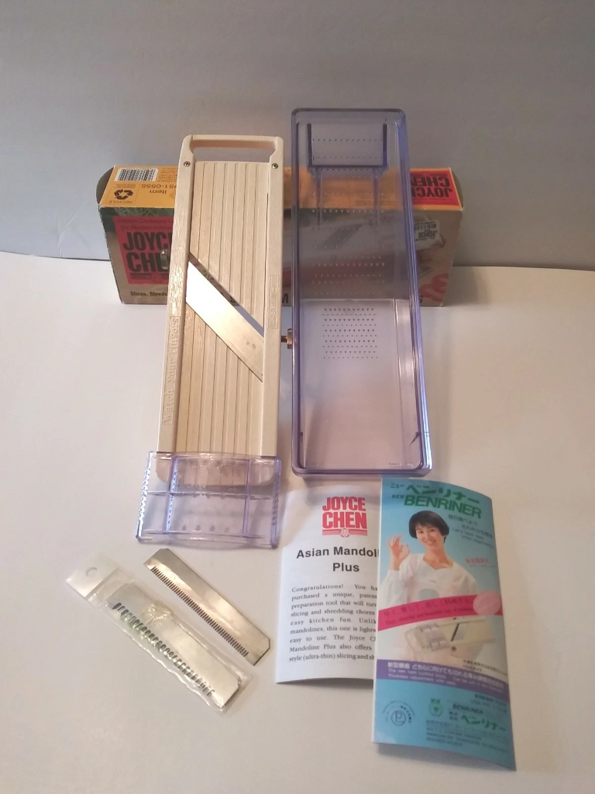 Vintage Joyce Chen Benriner Japanese Mandoline Plus Vegetable Slicer Shredder
Opens in a new window