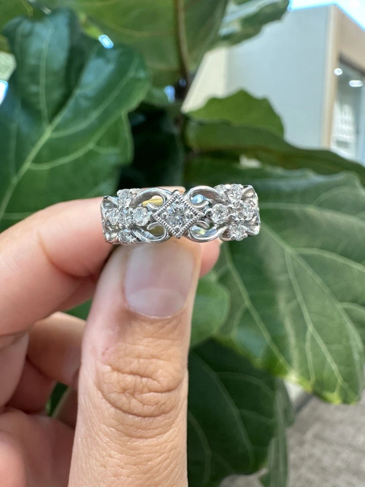 Banda de platino diamante diseño cruz eternidad 1,20 quilates F/VS 7,2 gramos Foto 2 de 2