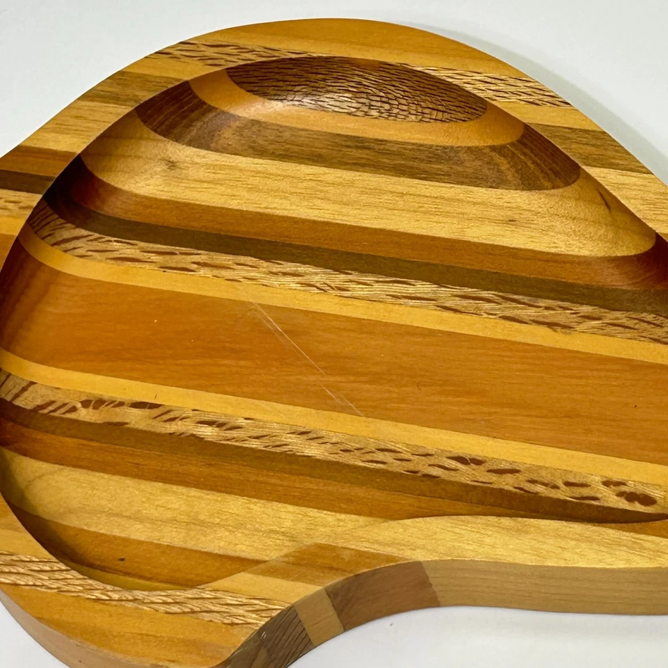 Sovereign Woodware Handcrafted Timbers Pine Wood Leaf Shaped Food Serving Tray - Image 2 of 4