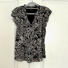 Black Cream/Tan Floral Ruffle Flutter Short Sleeve V-Neck Blouse