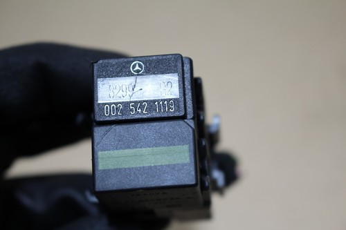 Blinkerrelais Relais mit Stecker 0025421119 Mercedes Benz A W168 Bj,02