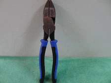 Klein Tools J2000-9NE - 9" Linemen's Pliers