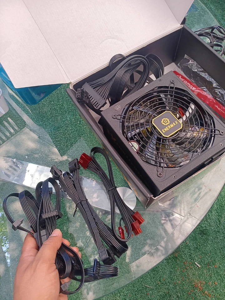 Enermax Power Supply Revolution XT II 80 Plus Gold 550W - Image 2 of 4
