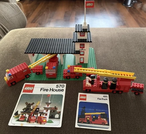 2 Vintage 1970s LEGO Sets: Fire House 570 and Fire Truck 485