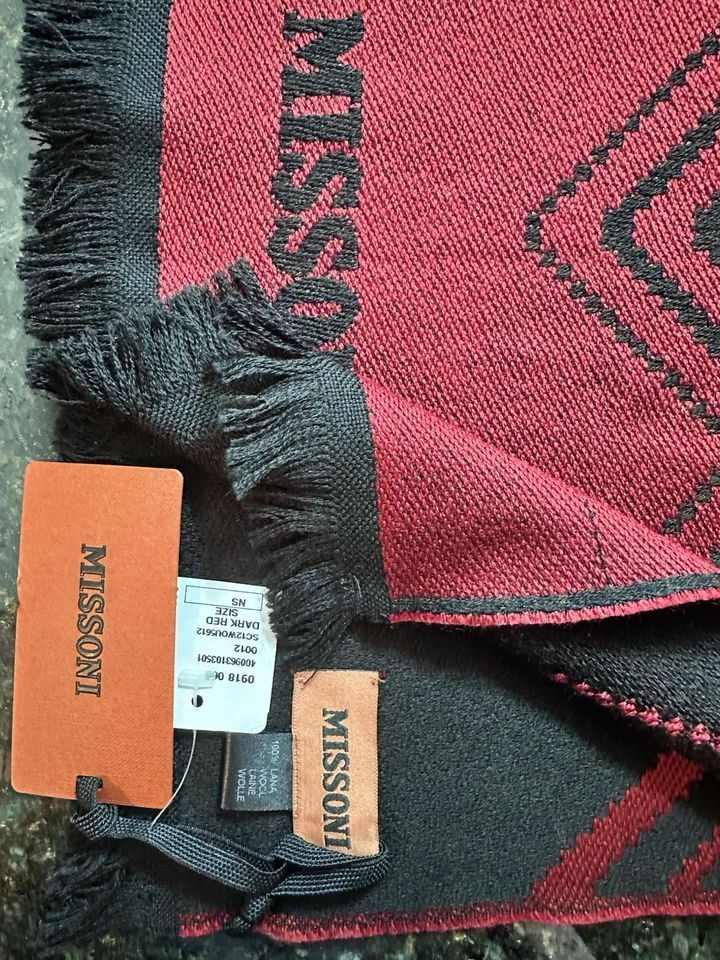"Bufanda Missoni roja/negra con patrón en zig zag 74""X 15"" nueva con etiquetas" Foto 4 de 4