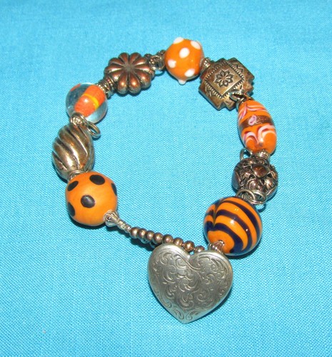 Vintage 8.5" Danforth Pewter Glass And Pewter Beaded Heart Button Clasp Bracelet