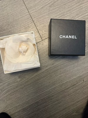 Original Chanel Kamelie Blume Brosche Corsage mit Box