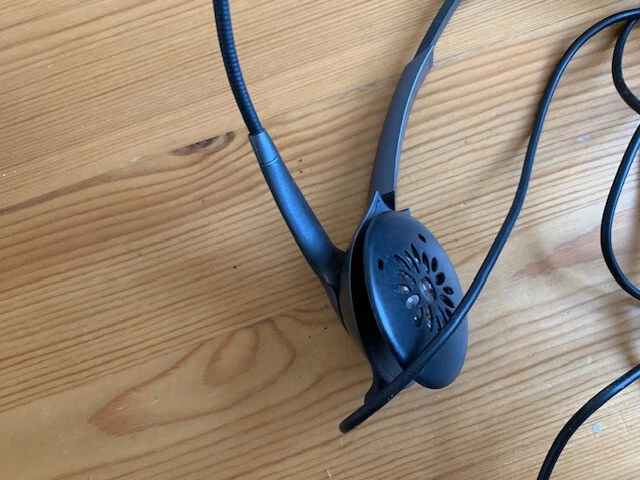 Labtec PC microphone with built-in headset - includes manual - 2002 / 2003 - Image 3 of 4