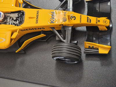 McLaren MP4-21 1/43モデルカー McLaren Mercedes MP4-21 Kimi Räikkönen 2006 Interim Livery 1:18