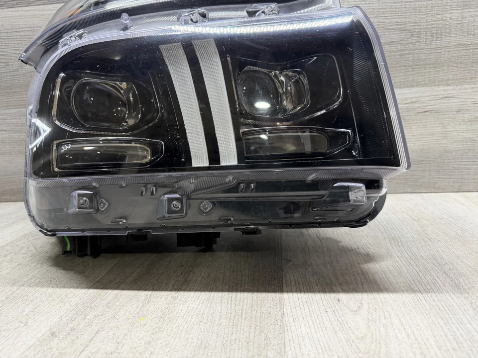 OEM 2021-2023 Hyundai Santa Fe RH Passenger Side  LED Headlight W/ Damage ((AA)) - Image 3 of 4