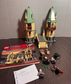 Lego Harry Potter 4867 Hogwarts Complete Manual & Minifigures complete - a wand