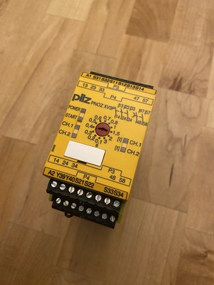 Pilz 777512 Safety Relay PNOZ XV3P 3/24 VDC 3n/o 2n/o t 24VDC
